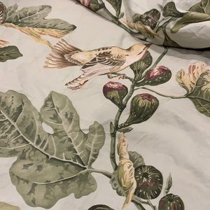 Pottery Barn queen duvet with 2 euro shams, barely used. EUC